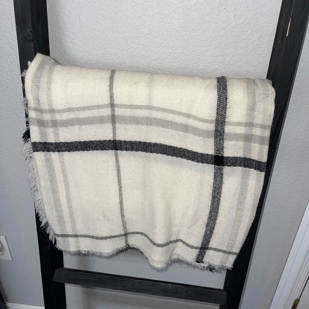 Old Navy Blanket Scarf OSFA